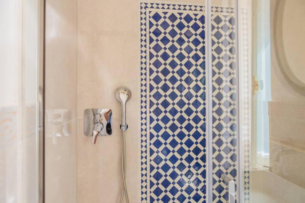 Appartamento Romantica With Balcony Near San Giovanni